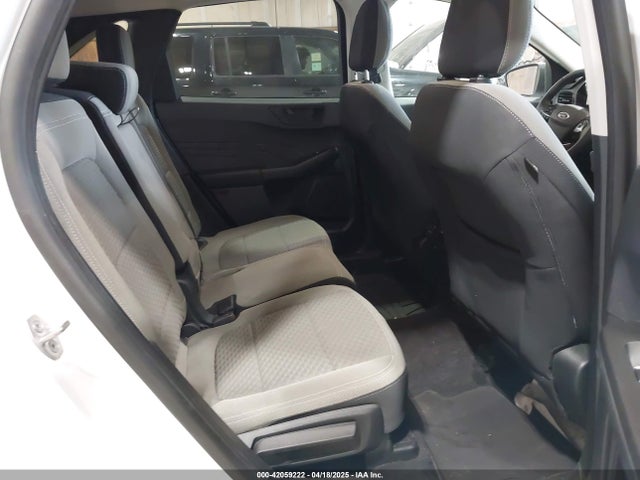 1FMCU9G65NUB12899 Ford ESCAPE SE