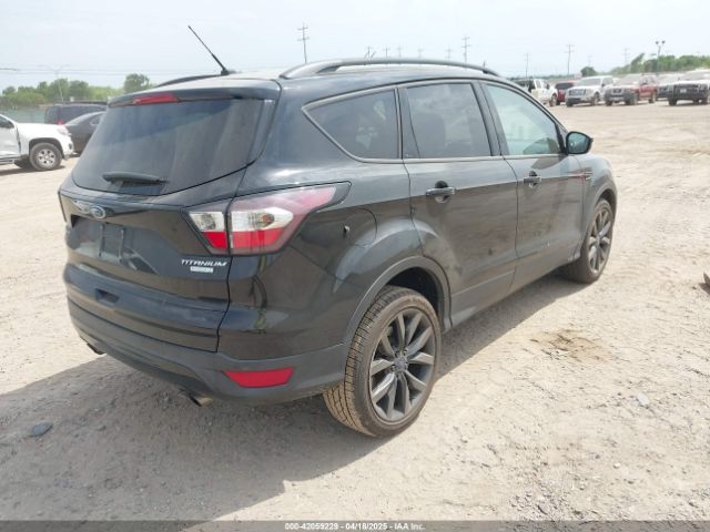 1FMCU0J91HUC13795 Ford Escape Titanium