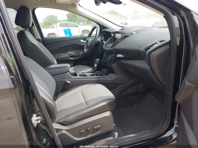 1FMCU0J91HUC13795 Ford Escape Titanium