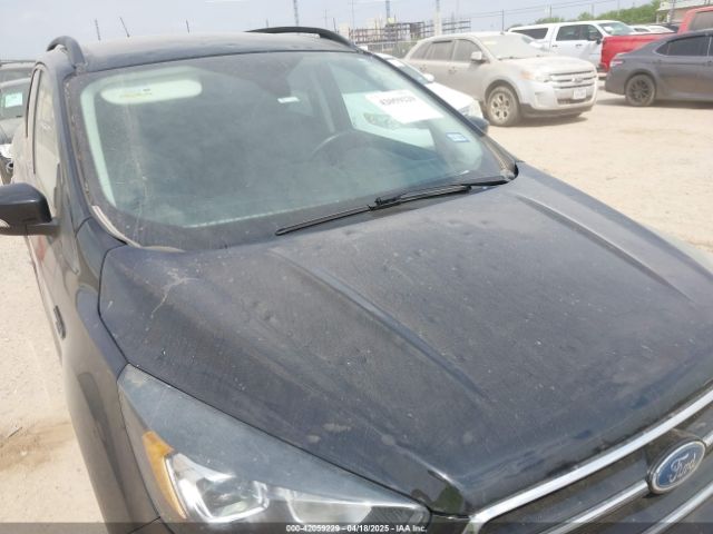 1FMCU0J91HUC13795 Ford Escape Titanium