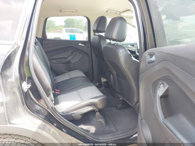 1FMCU0J91HUC13795 Ford Escape Titanium