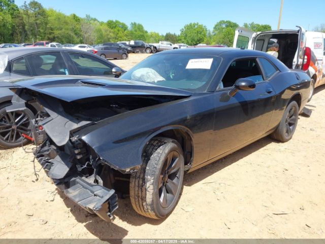 2C3CDZAG9JH123783 Dodge Challenger Sxt