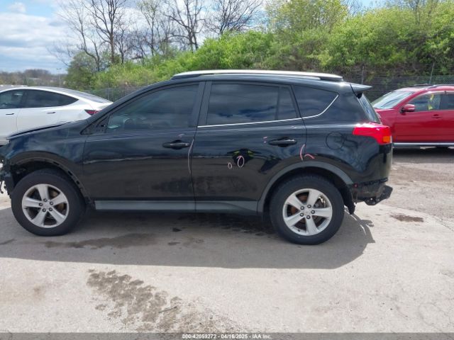 2T3RFREV1EW172216 Toyota Rav4 Xle