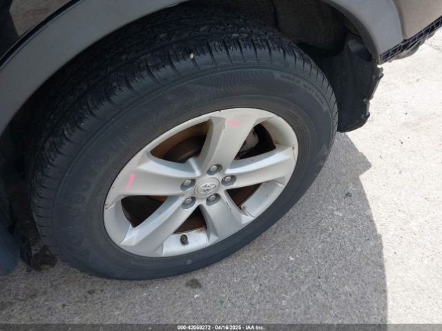 2T3RFREV1EW172216 Toyota Rav4 Xle