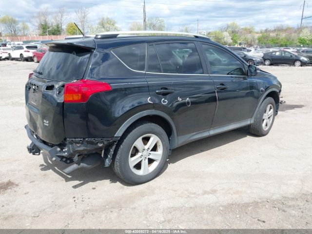 2T3RFREV1EW172216 Toyota Rav4 Xle