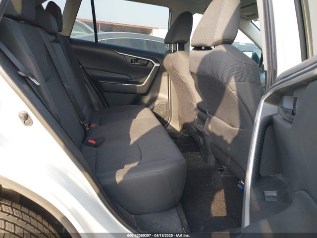 2T3H1RFV1LC038278 Toyota RAV4 LE