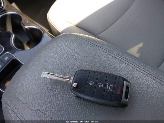 5XYKT3A65EG474225 KIA SORENTO LX