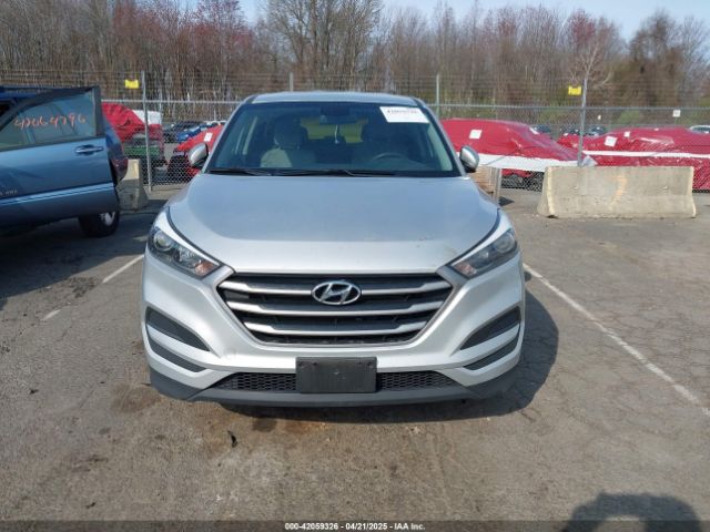 KM8J2CA44JU644303 Hyundai TUCSON SE