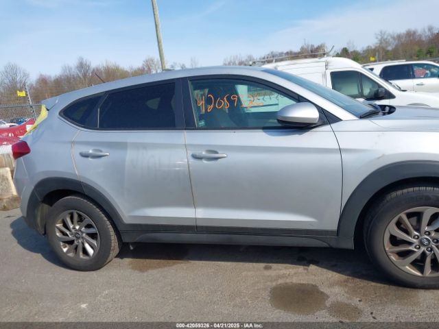 KM8J2CA44JU644303 Hyundai TUCSON SE