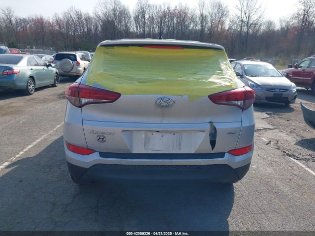 KM8J2CA44JU644303 Hyundai TUCSON SE