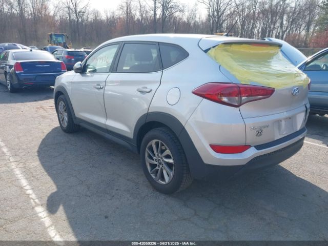 KM8J2CA44JU644303 Hyundai TUCSON SE