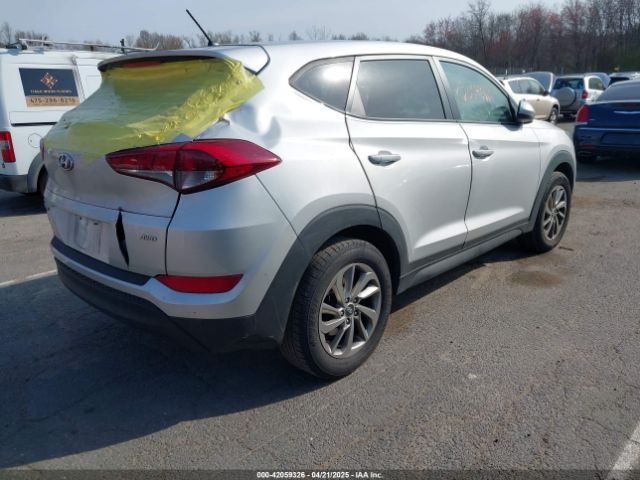 KM8J2CA44JU644303 Hyundai TUCSON SE