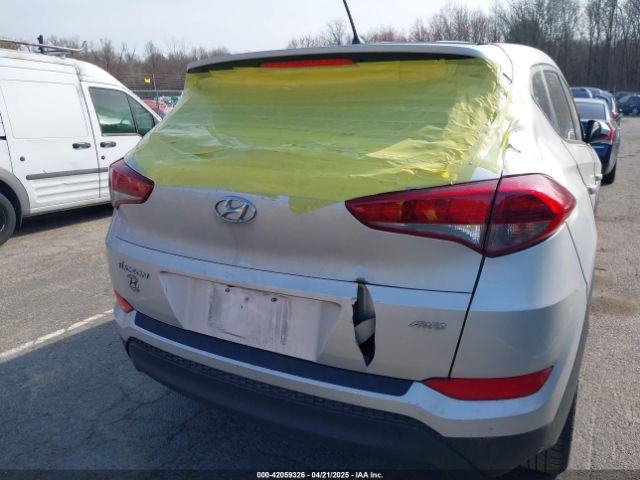 KM8J2CA44JU644303 Hyundai TUCSON SE