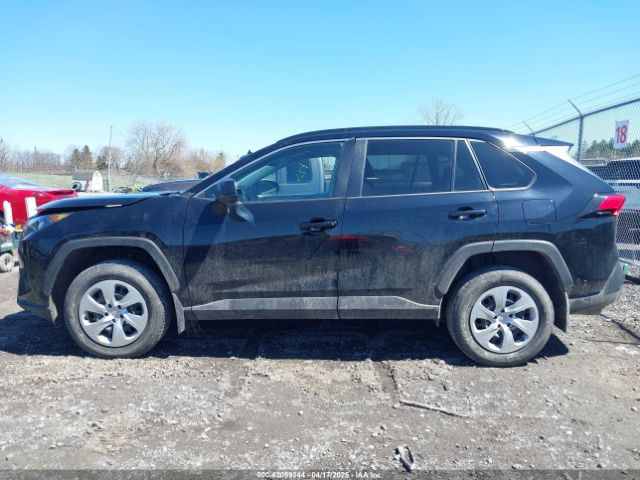 2T3F1RFVXMC198006 Toyota RAV4 LE