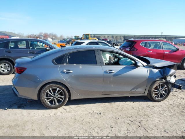 3KPF24ADXRE802833 KIA Forte Lxs