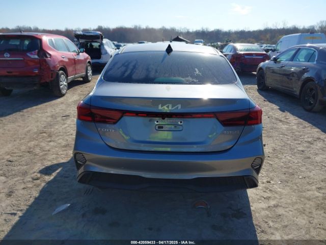 3KPF24ADXRE802833 KIA Forte Lxs