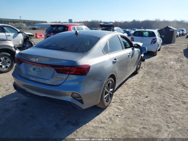 3KPF24ADXRE802833 KIA Forte Lxs