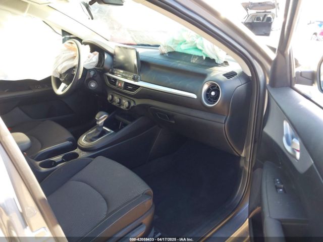 3KPF24ADXRE802833 KIA Forte Lxs