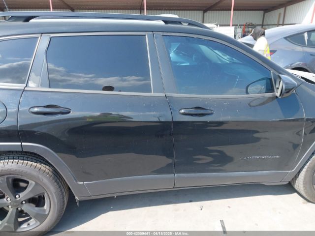1C4PJLCB8JD620597 Jeep Cherokee Latitude Fwd