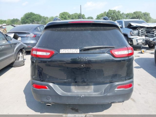1C4PJLCB8JD620597 Jeep Cherokee Latitude Fwd