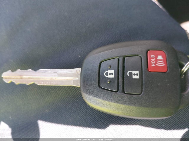 7MUAAAAG9PV040481 Toyota Corolla Cross L