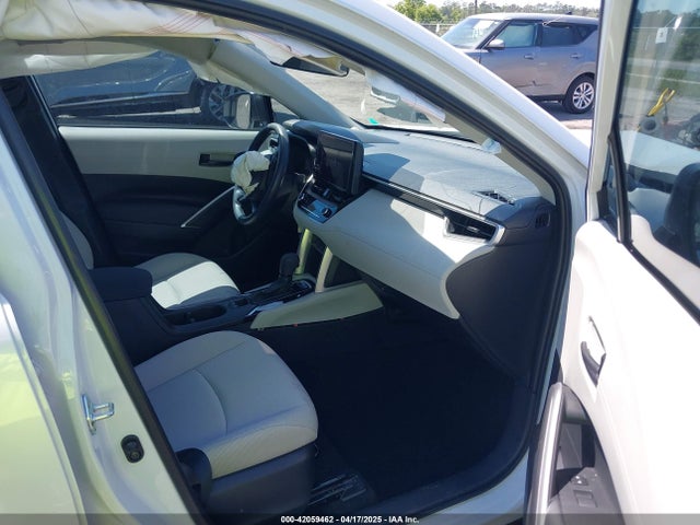 7MUAAAAG9PV040481 Toyota Corolla Cross L