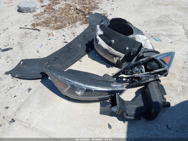 KNALC4J15H5059611 KIA Cadenza Technology