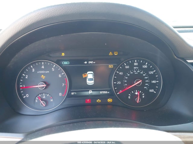 KNALC4J15H5059611 KIA Cadenza Technology