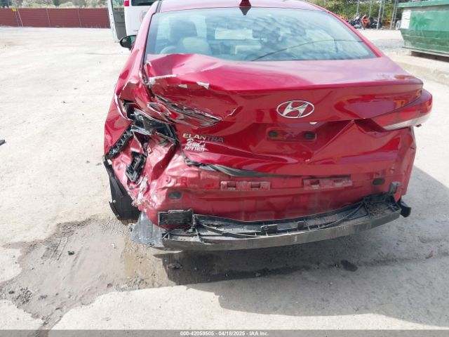 KMHD84LF9HU228306 Hyundai ELANTRA SE