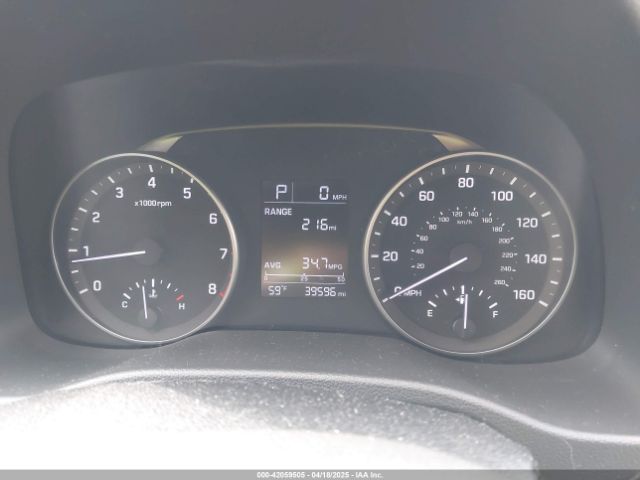 KMHD84LF9HU228306 Hyundai ELANTRA SE