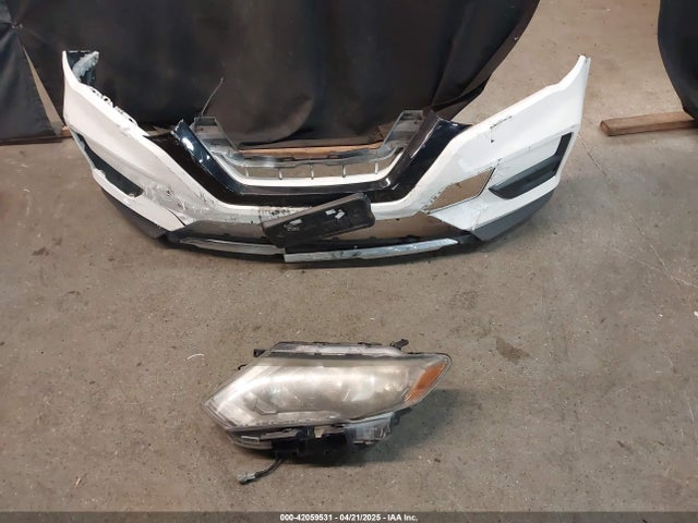 KNMAT2MV5HP572200 Nissan ROGUE S