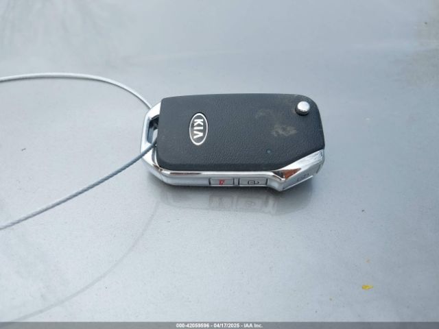 KNDEPCAA8M7104890 KIA Seltos Lx