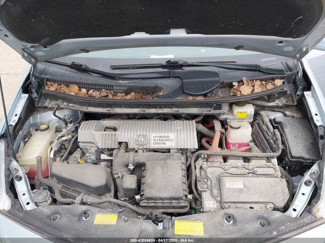 JTDZN3EU9E3338444 Toyota Prius V Two