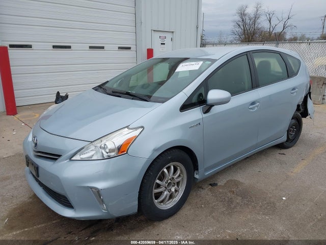 JTDZN3EU9E3338444 Toyota Prius V Two
