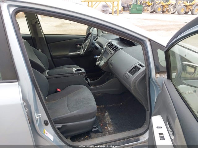 JTDZN3EU9E3338444 Toyota Prius V Two