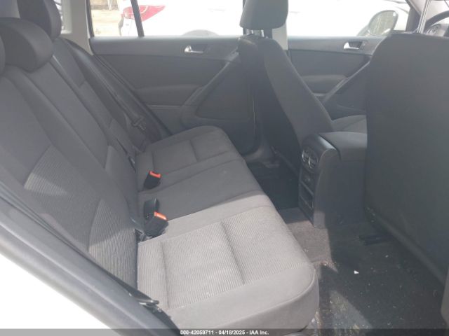 WVGBV7AX8HK054298 Volkswagen Tiguan 2.0t/2.0t S