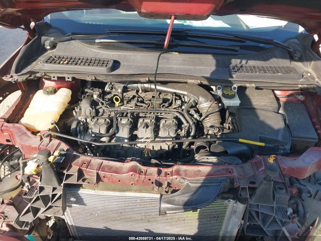 1FMCU0J94EUA67193 Ford Escape Titanium