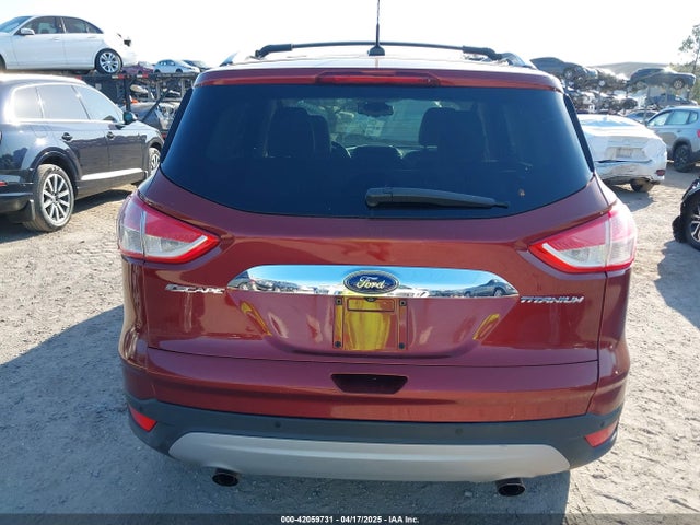 1FMCU0J94EUA67193 Ford Escape Titanium