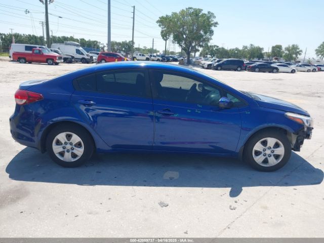 3KPFK4A7XJE257974 KIA FORTE LX