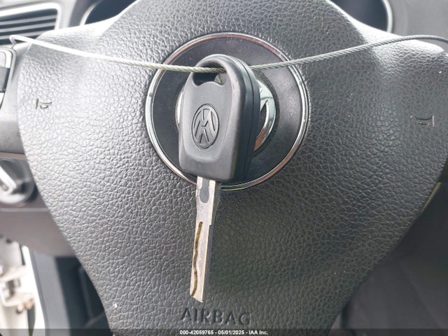 42059765 :رقم المزاد ، 3VWTL7AJ1AM697713 vin ، 2010 Volkswagen Jetta Tdi مزاد بيع