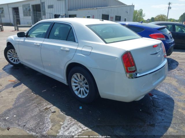 2013 CHRYSLER 300 2C3CCAAG1DH603521 Photo 2