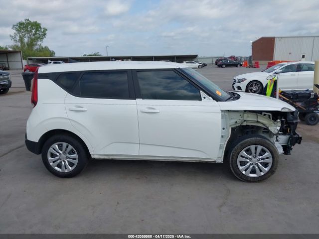 KNDJ23AU3M7147301 KIA SOUL LX