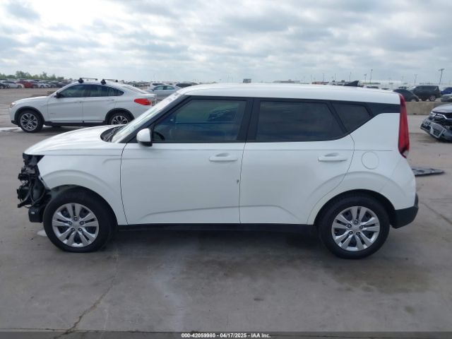 KNDJ23AU3M7147301 KIA SOUL LX