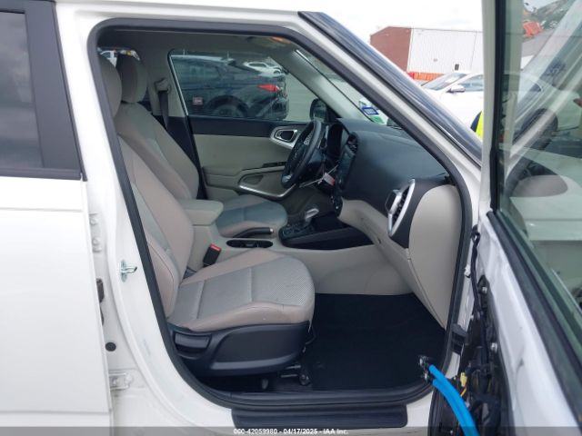 KNDJ23AU3M7147301 KIA SOUL LX