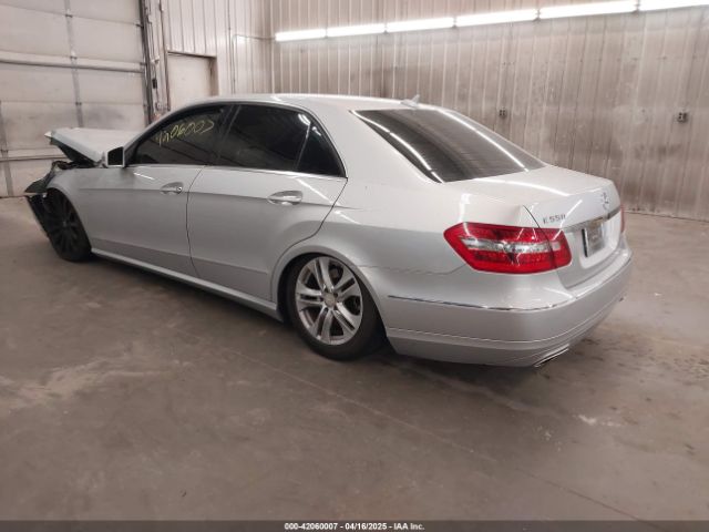2011 MERCEDES-BENZ E 550 WDDHF7CBXBA346597 Photo 2