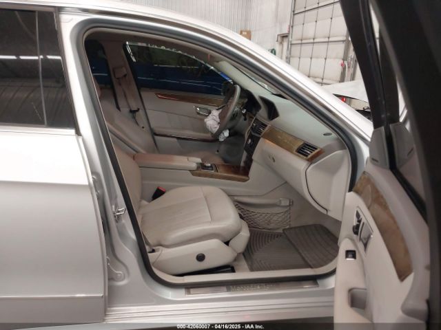 2011 MERCEDES-BENZ E 550 WDDHF7CBXBA346597 Photo 4