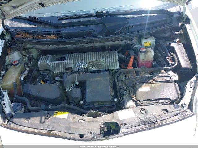 JTDKN3DU5F1876137 Toyota Prius Three