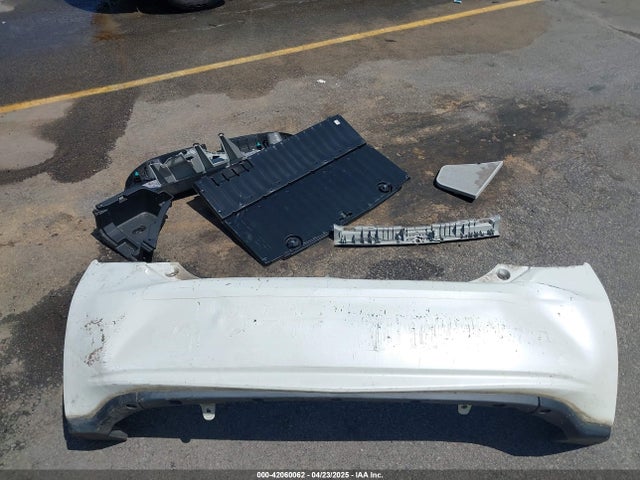 JTDKN3DU5F1876137 Toyota Prius Three