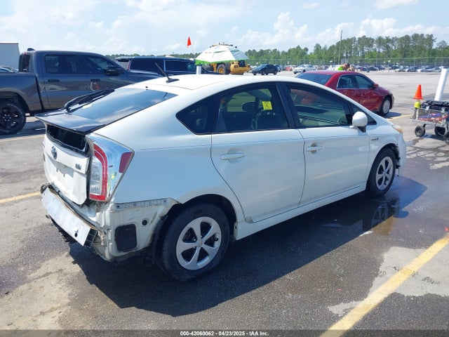 JTDKN3DU5F1876137 Toyota Prius Three