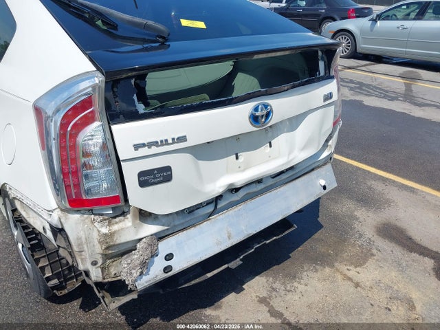 JTDKN3DU5F1876137 Toyota Prius Three